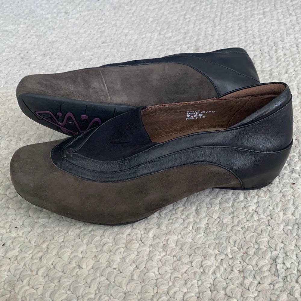 Earthies comfort walking loafer brown/black 7.5